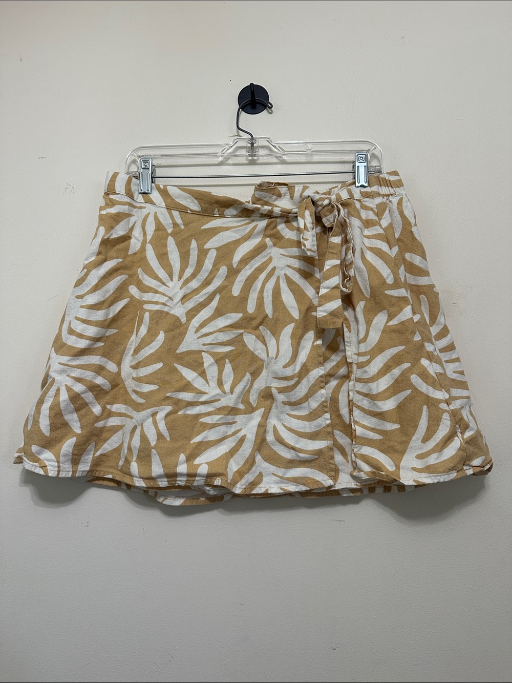 Tropical Print Tie-Waist Mini Skirt - Tan & White